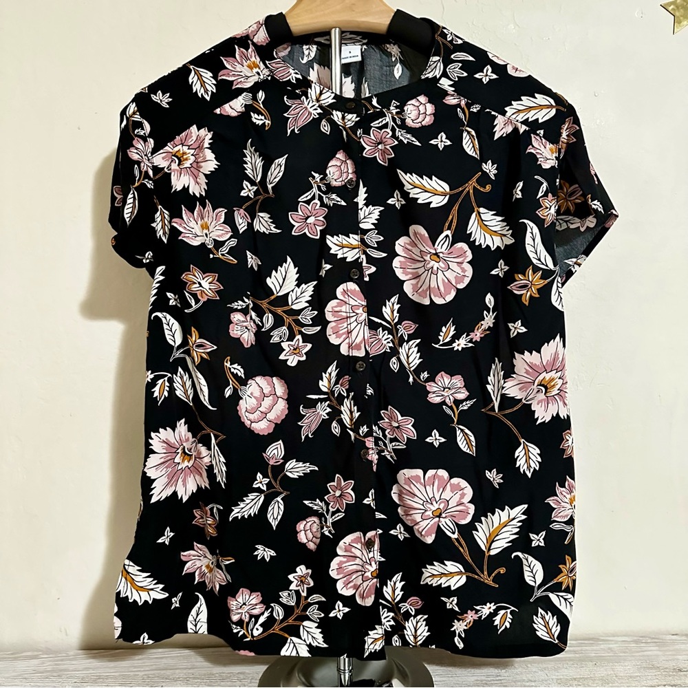 Old Navy Black Floral Women’s Top Size S